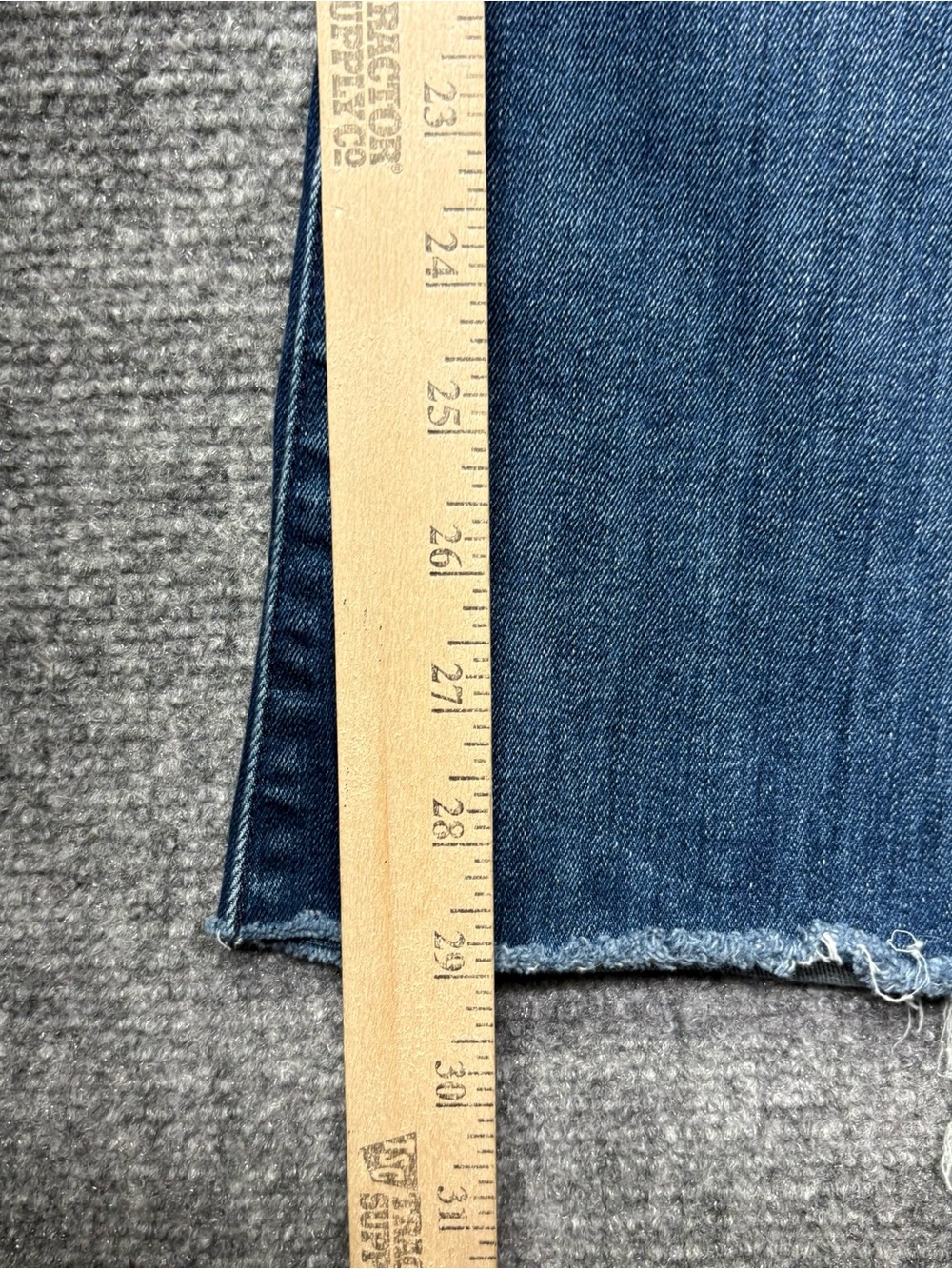 MOTHER Jeans Womens 28 Weekender Fray in Not Rough Enough Flare Raw Hem USA Made - Picture 9 of 14